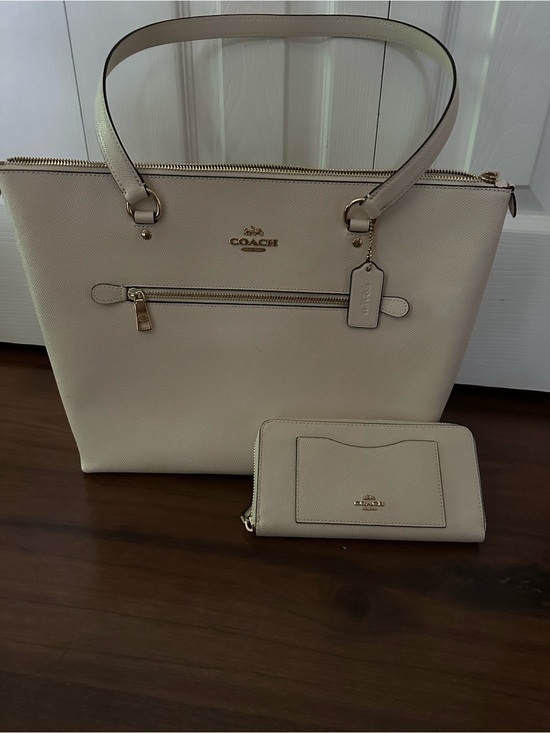 Coach Handbags - Coach GALLERY Tote & wallet set F79608 Chalk